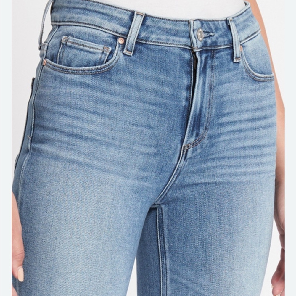 Paige Classic high rise Blue Denim Jeans. Size 31